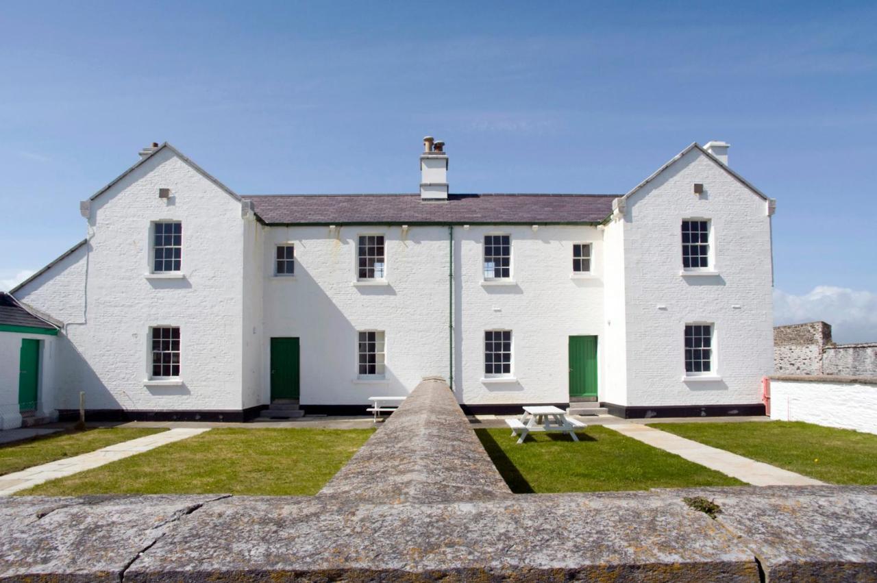 Galley Head Lightkeeper'S Houses Donoure ภายนอก รูปภาพ