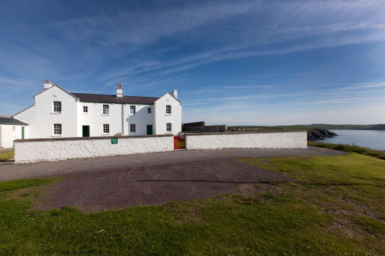 Galley Head Lightkeeper'S Houses Donoure ภายนอก รูปภาพ