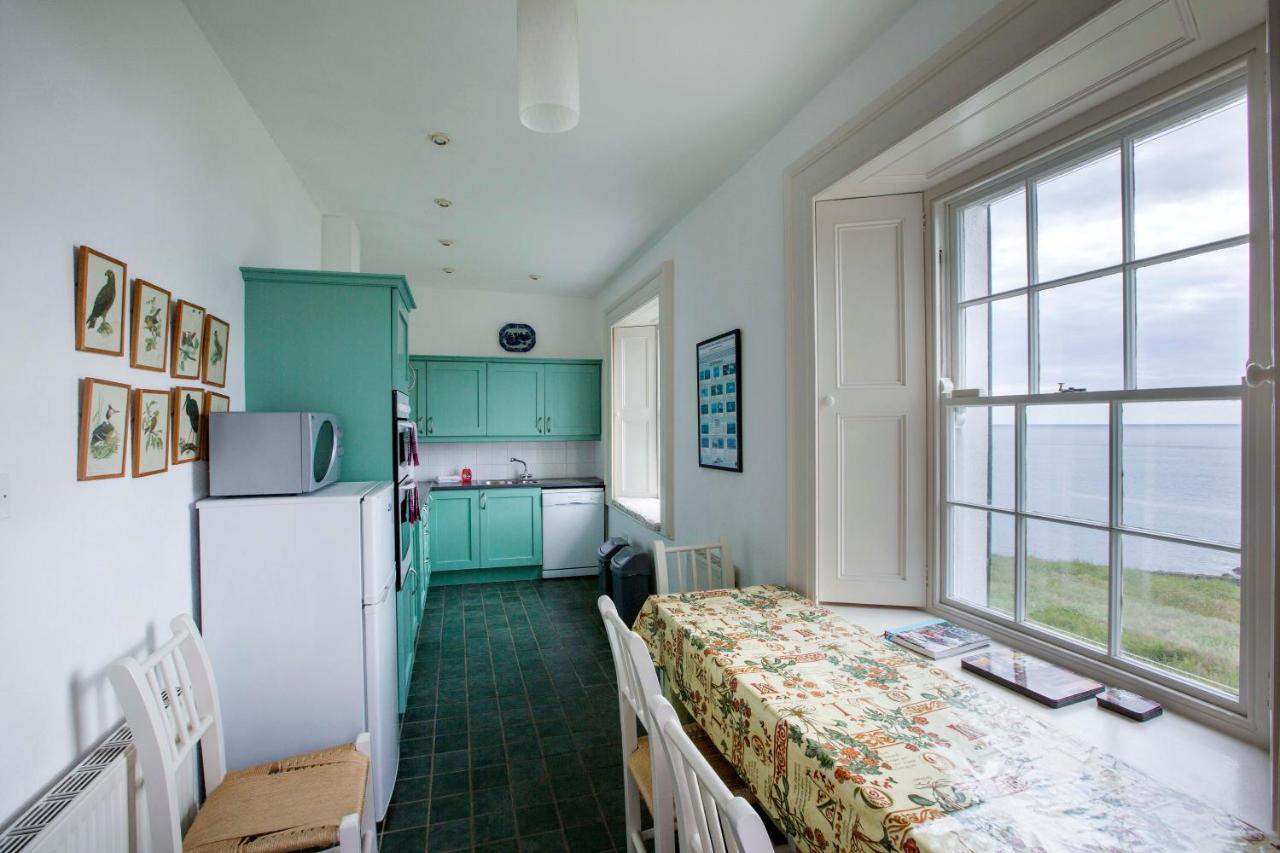 Galley Head Lightkeeper'S Houses Donoure ภายนอก รูปภาพ
