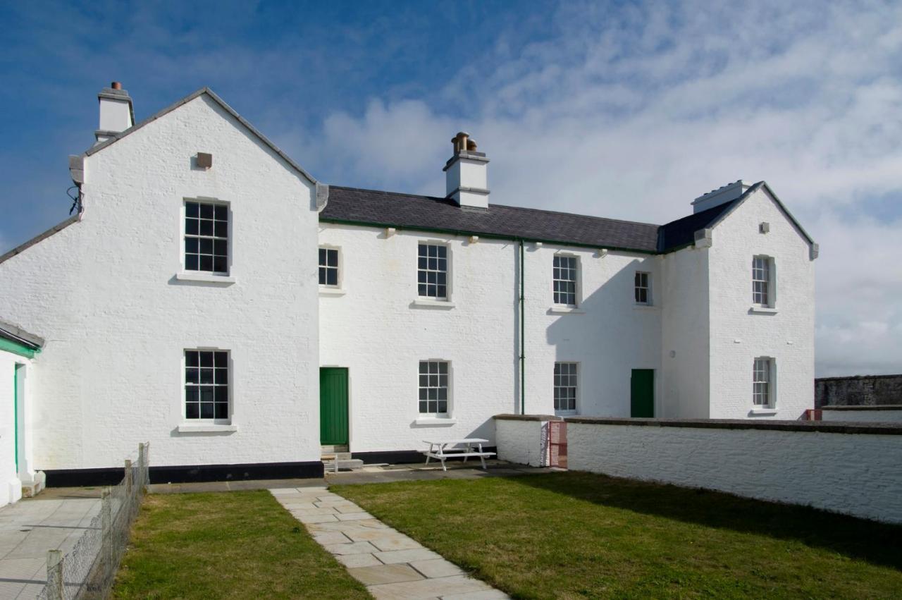 Galley Head Lightkeeper'S Houses Donoure ภายนอก รูปภาพ
